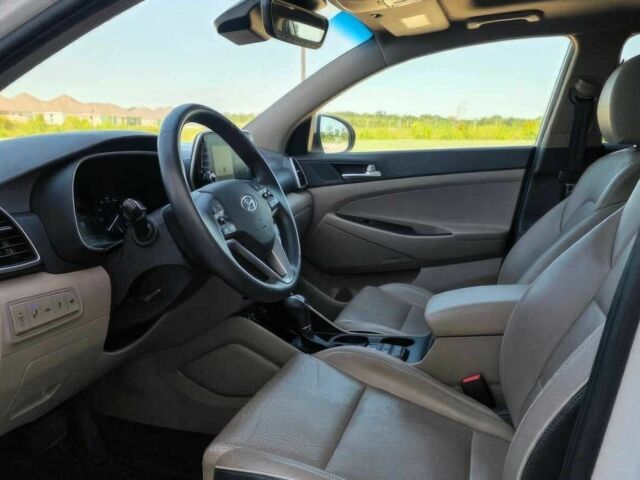 Белый Хендай Туксон, объемом двигателя 2.4 л и пробегом 21 тыс. км за 9800 $, фото 6 на Automoto.ua