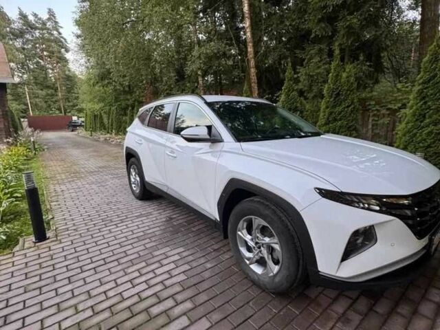 Білий Хендай Туксон, об'ємом двигуна 2 л та пробігом 60 тис. км за 20000 $, фото 4 на Automoto.ua