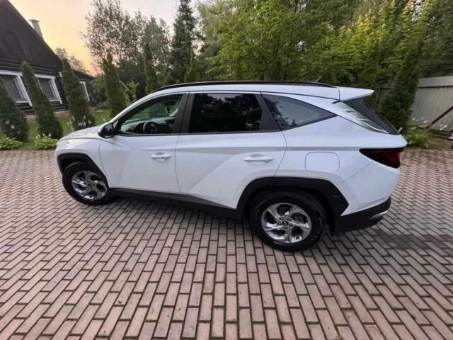 Білий Хендай Туксон, об'ємом двигуна 2 л та пробігом 60 тис. км за 20000 $, фото 7 на Automoto.ua