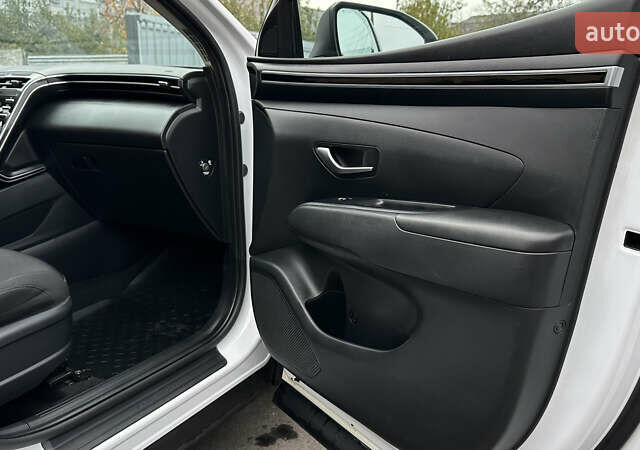 Белый Хендай Туксон, объемом двигателя 2 л и пробегом 123 тыс. км за 22800 $, фото 34 на Automoto.ua