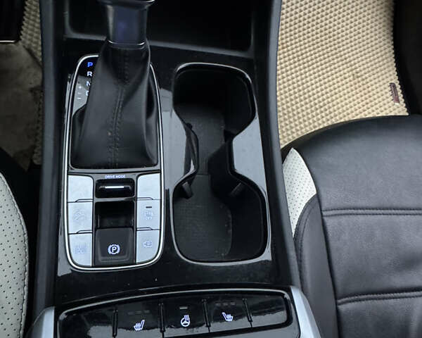 Белый Хендай Туксон, объемом двигателя 2 л и пробегом 89 тыс. км за 28100 $, фото 30 на Automoto.ua