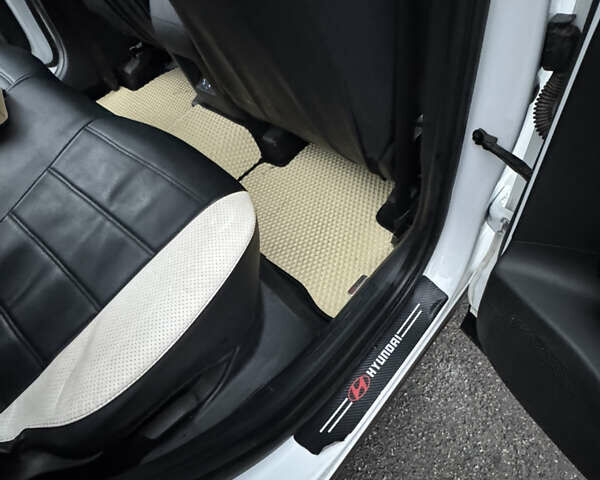 Белый Хендай Туксон, объемом двигателя 2 л и пробегом 89 тыс. км за 28100 $, фото 13 на Automoto.ua