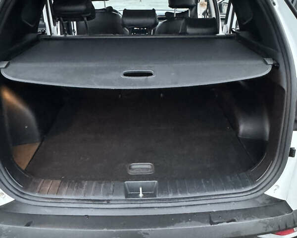 Белый Хендай Туксон, объемом двигателя 2 л и пробегом 89 тыс. км за 28100 $, фото 17 на Automoto.ua