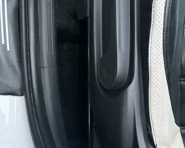 Белый Хендай Туксон, объемом двигателя 2 л и пробегом 89 тыс. км за 28100 $, фото 27 на Automoto.ua