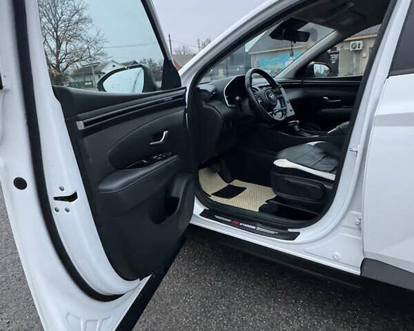 Белый Хендай Туксон, объемом двигателя 2 л и пробегом 89 тыс. км за 28100 $, фото 37 на Automoto.ua