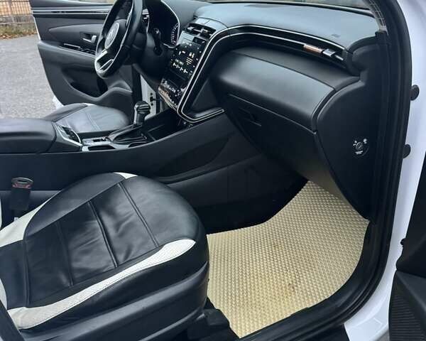 Белый Хендай Туксон, объемом двигателя 2 л и пробегом 89 тыс. км за 28100 $, фото 8 на Automoto.ua