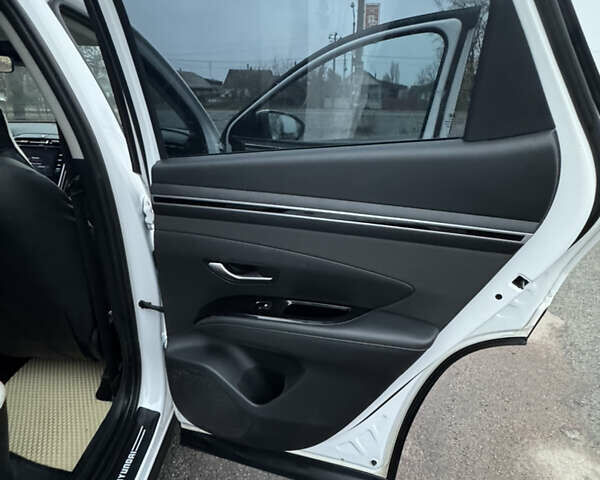 Белый Хендай Туксон, объемом двигателя 2 л и пробегом 89 тыс. км за 28100 $, фото 11 на Automoto.ua