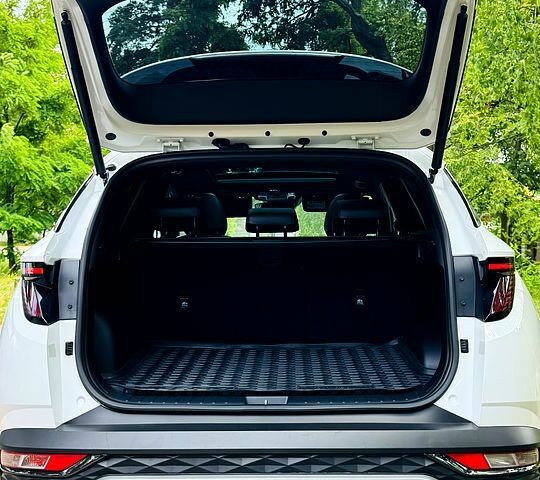 Белый Хендай Туксон, объемом двигателя 1.6 л и пробегом 48 тыс. км за 36700 $, фото 11 на Automoto.ua