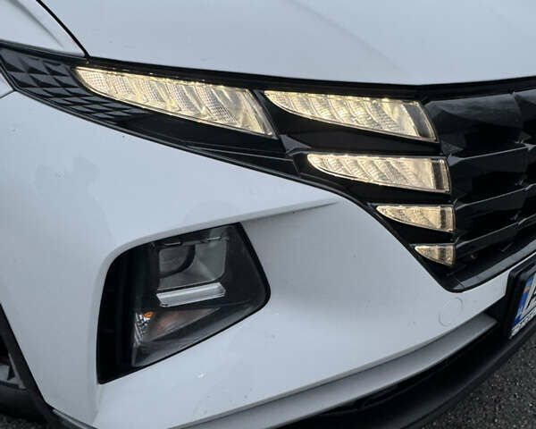 Белый Хендай Туксон, объемом двигателя 2 л и пробегом 89 тыс. км за 28100 $, фото 21 на Automoto.ua