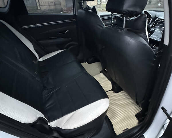 Белый Хендай Туксон, объемом двигателя 2 л и пробегом 89 тыс. км за 28100 $, фото 14 на Automoto.ua