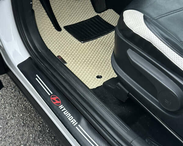 Белый Хендай Туксон, объемом двигателя 2 л и пробегом 89 тыс. км за 28100 $, фото 24 на Automoto.ua