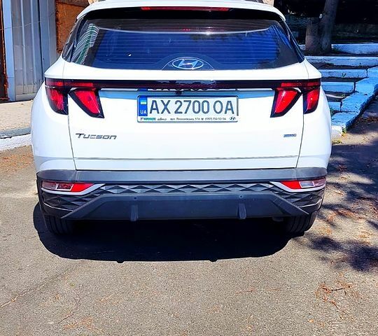 Хендай Туксон 2023 в Харькове на Automoto.ua Белый Хендай Туксон, объемом двигателя 2 л и пробегом 13 тыс. км за 30500 $, фото 1 на Automoto.ua