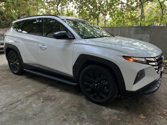 Белый Хендай Туксон, объемом двигателя 2.5 л и пробегом 9 тыс. км за 16000 $, фото 7 на Automoto.ua