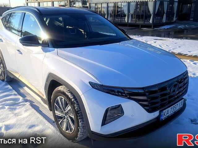 Белый Хендай Туксон, объемом двигателя 1.6 л и пробегом 44 тыс. км за 38000 $, фото 2 на Automoto.ua