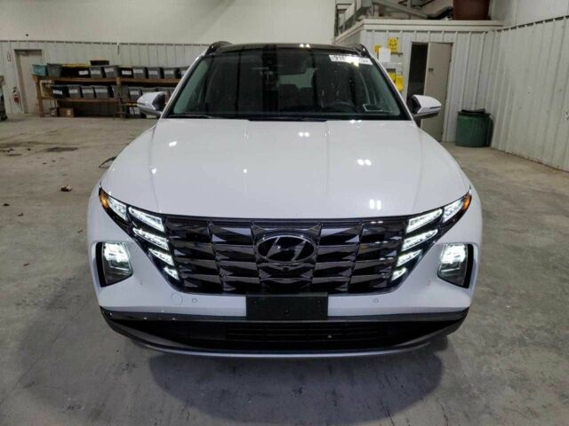 Белый Хендай Туксон, объемом двигателя 1.6 л и пробегом 8 тыс. км за 9000 $, фото 4 на Automoto.ua