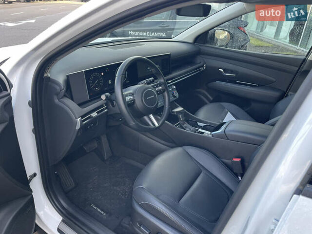 Белый Хендай Туксон, объемом двигателя 2.5 л и пробегом 3 тыс. км за 38243 $, фото 6 на Automoto.ua