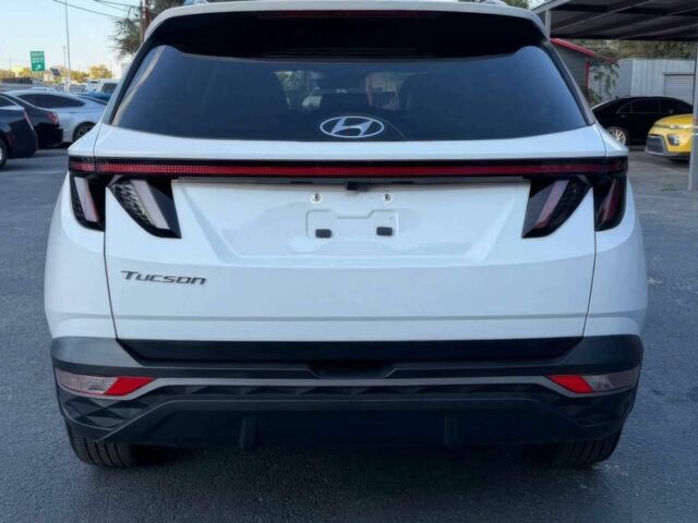 Белый Хендай Туксон, объемом двигателя 2.5 л и пробегом 11 тыс. км за 6200 $, фото 4 на Automoto.ua