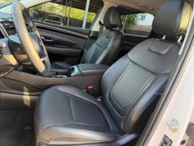 Белый Хендай Туксон, объемом двигателя 2.5 л и пробегом 11 тыс. км за 6200 $, фото 6 на Automoto.ua