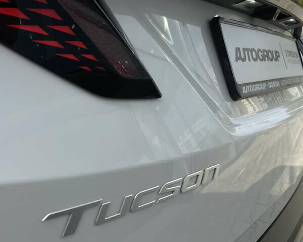 Белый Хендай Туксон, объемом двигателя 2.5 л и пробегом 2 тыс. км за 39500 $, фото 30 на Automoto.ua