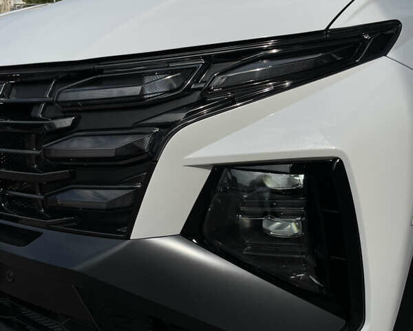 Белый Хендай Туксон, объемом двигателя 2.5 л и пробегом 2 тыс. км за 39500 $, фото 5 на Automoto.ua