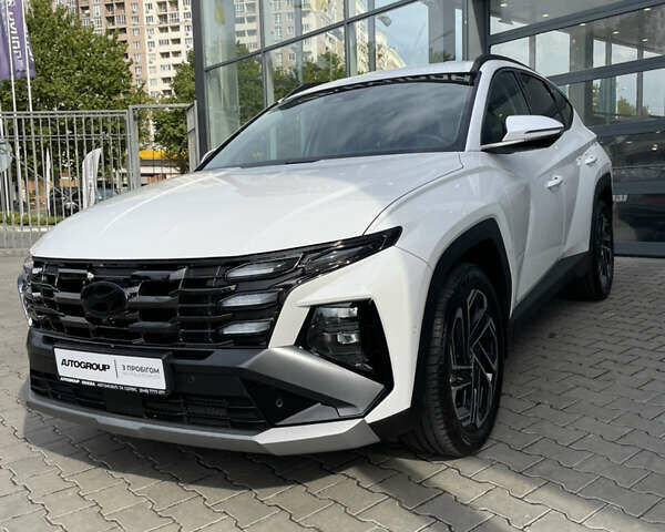 Белый Хендай Туксон, объемом двигателя 2.5 л и пробегом 2 тыс. км за 39500 $, фото 4 на Automoto.ua