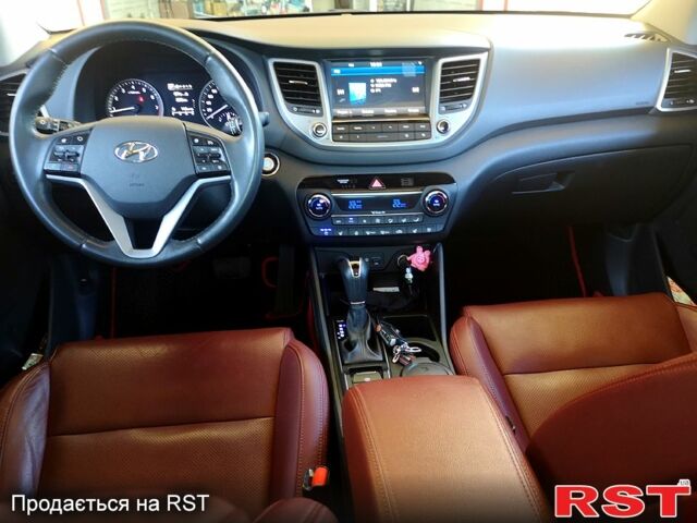 Білий Хендай Туксон, об'ємом двигуна 2.5 л та пробігом 86 тис. км за 20900 $, фото 2 на Automoto.ua