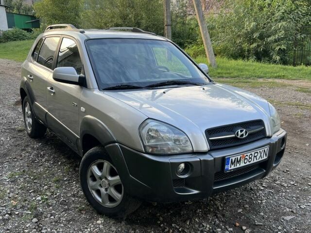 Бежевий Хендай Туксон, об'ємом двигуна 2 л та пробігом 279 тис. км за 3250 $, фото 3 на Automoto.ua
