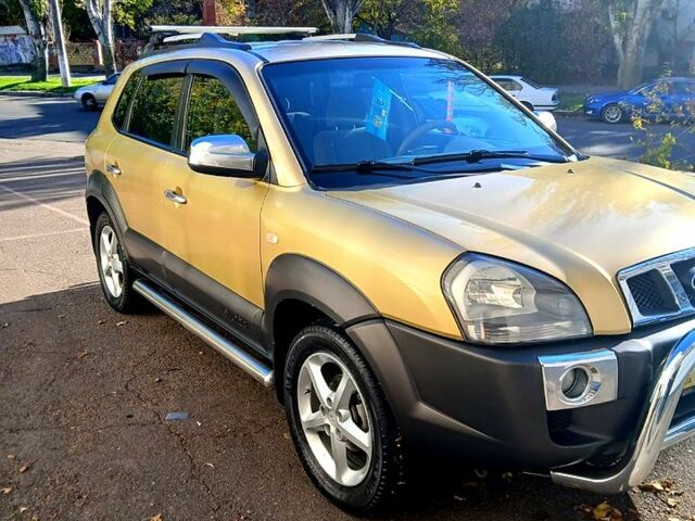 Бежевий Хендай Туксон, об'ємом двигуна 2 л та пробігом 250 тис. км за 7500 $, фото 2 на Automoto.ua