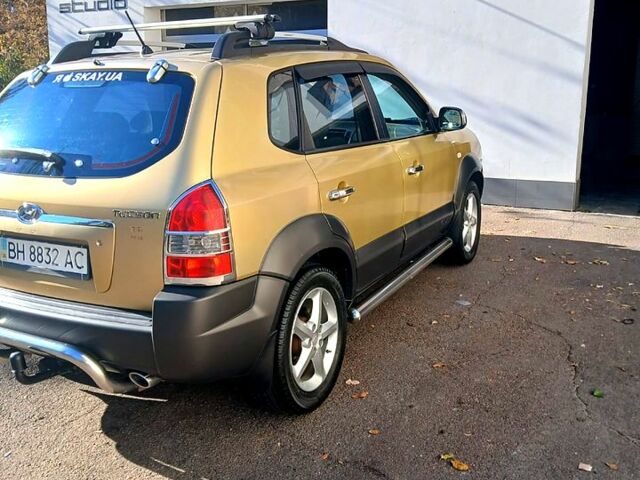 Бежевий Хендай Туксон, об'ємом двигуна 2 л та пробігом 250 тис. км за 7500 $, фото 3 на Automoto.ua
