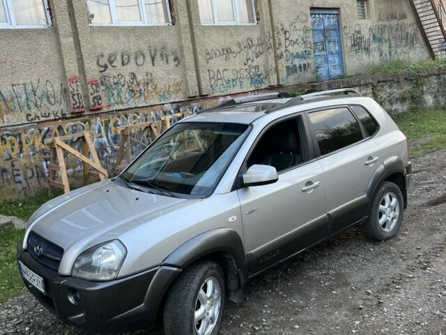 Бежевий Хендай Туксон, об'ємом двигуна 2 л та пробігом 279 тис. км за 3250 $, фото 1 на Automoto.ua