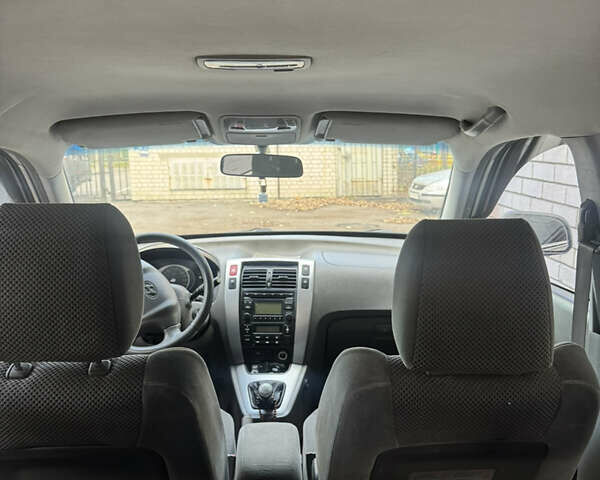 Бежевый Хендай Туксон, объемом двигателя 2 л и пробегом 325 тыс. км за 7400 $, фото 7 на Automoto.ua