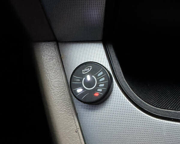 Бежевый Хендай Туксон, объемом двигателя 1.98 л и пробегом 248 тыс. км за 7500 $, фото 16 на Automoto.ua