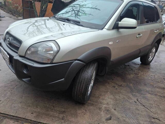 Бежевий Хендай Туксон, об'ємом двигуна 2 л та пробігом 180 тис. км за 7700 $, фото 1 на Automoto.ua