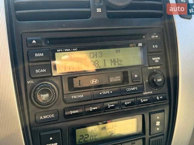 Бежевий Хендай Туксон, об'ємом двигуна 1.98 л та пробігом 272 тис. км за 7190 $, фото 20 на Automoto.ua