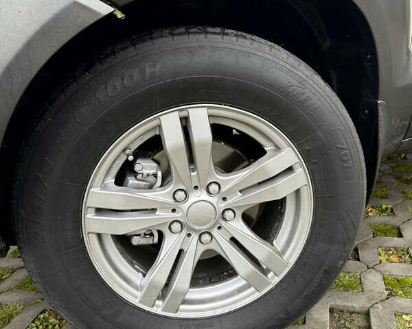 Бежевый Хендай Туксон, объемом двигателя 1.98 л и пробегом 248 тыс. км за 7500 $, фото 9 на Automoto.ua