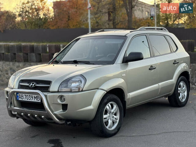 Бежевий Хендай Туксон, об'ємом двигуна 2 л та пробігом 256 тис. км за 8700 $, фото 1 на Automoto.ua