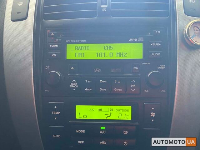 Бежевий Хендай Туксон, об'ємом двигуна 2 л та пробігом 270 тис. км за 7700 $, фото 15 на Automoto.ua