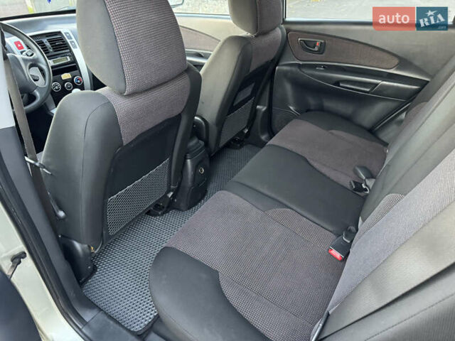 Бежевий Хендай Туксон, об'ємом двигуна 2 л та пробігом 256 тис. км за 8700 $, фото 14 на Automoto.ua