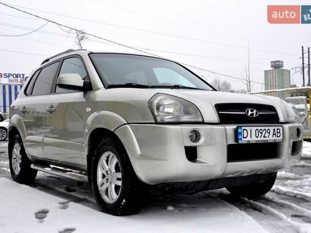 Бежевый Хендай Туксон, объемом двигателя 1.98 л и пробегом 257 тыс. км за 6500 $, фото 6 на Automoto.ua
