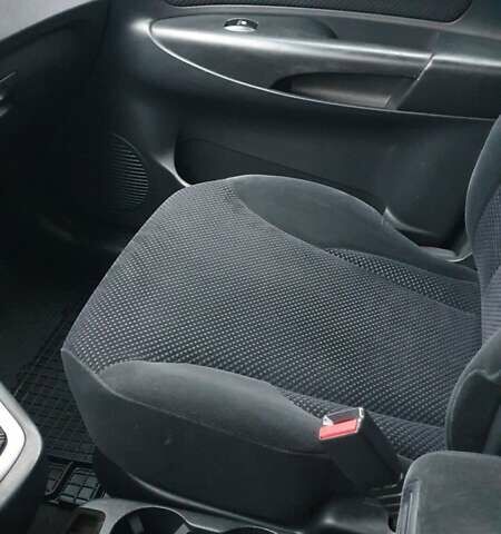 Бежевый Хендай Туксон, объемом двигателя 2 л и пробегом 254 тыс. км за 7700 $, фото 47 на Automoto.ua