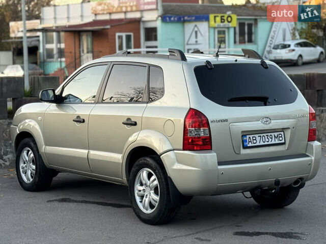 Бежевий Хендай Туксон, об'ємом двигуна 2 л та пробігом 256 тис. км за 8700 $, фото 8 на Automoto.ua