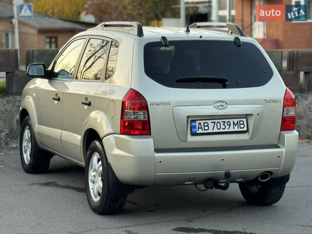 Бежевий Хендай Туксон, об'ємом двигуна 2 л та пробігом 256 тис. км за 8700 $, фото 12 на Automoto.ua