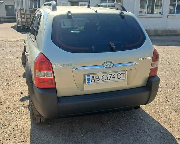 Бежевий Хендай Туксон, об'ємом двигуна 1.98 л та пробігом 202 тис. км за 7300 $, фото 2 на Automoto.ua