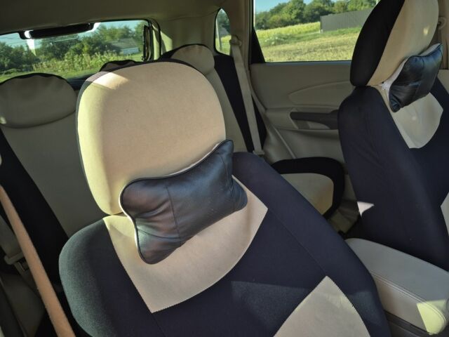 Бежевый Хендай Туксон, объемом двигателя 2 л и пробегом 180 тыс. км за 8300 $, фото 8 на Automoto.ua