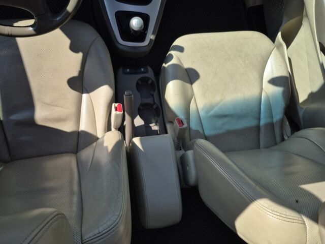 Бежевый Хендай Туксон, объемом двигателя 2 л и пробегом 180 тыс. км за 8300 $, фото 20 на Automoto.ua