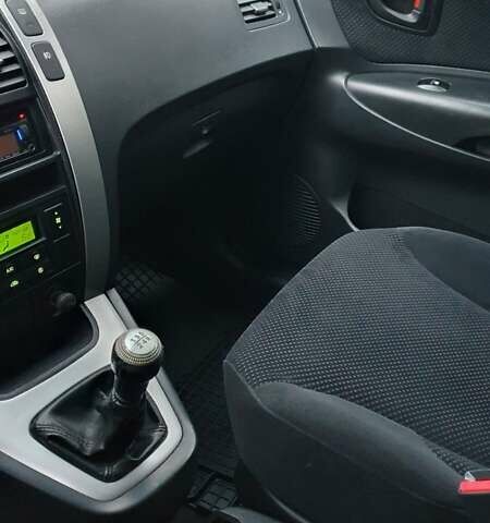 Бежевый Хендай Туксон, объемом двигателя 2 л и пробегом 254 тыс. км за 7700 $, фото 46 на Automoto.ua