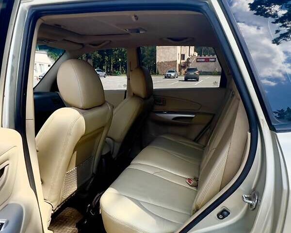 Бежевый Хендай Туксон, объемом двигателя 1.98 л и пробегом 158 тыс. км за 8500 $, фото 5 на Automoto.ua