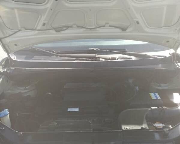 Бежевый Хендай Туксон, объемом двигателя 2 л и пробегом 184 тыс. км за 7800 $, фото 10 на Automoto.ua