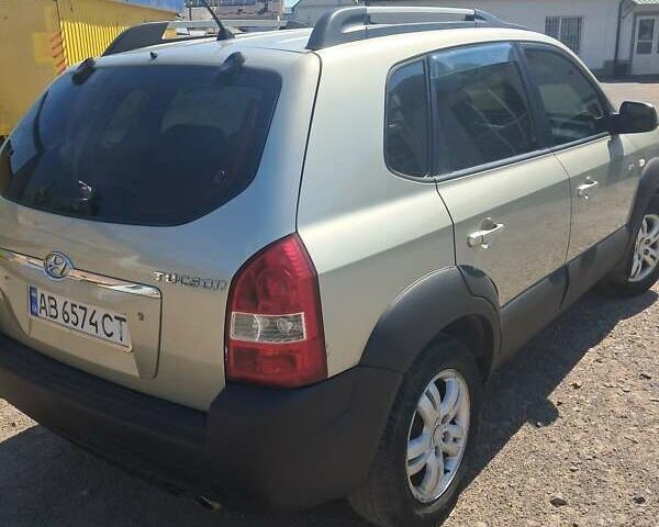 Бежевий Хендай Туксон, об'ємом двигуна 1.98 л та пробігом 202 тис. км за 7300 $, фото 18 на Automoto.ua