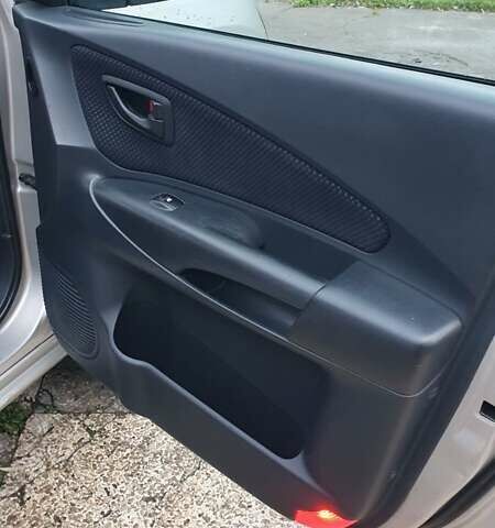 Бежевый Хендай Туксон, объемом двигателя 2 л и пробегом 254 тыс. км за 7700 $, фото 18 на Automoto.ua